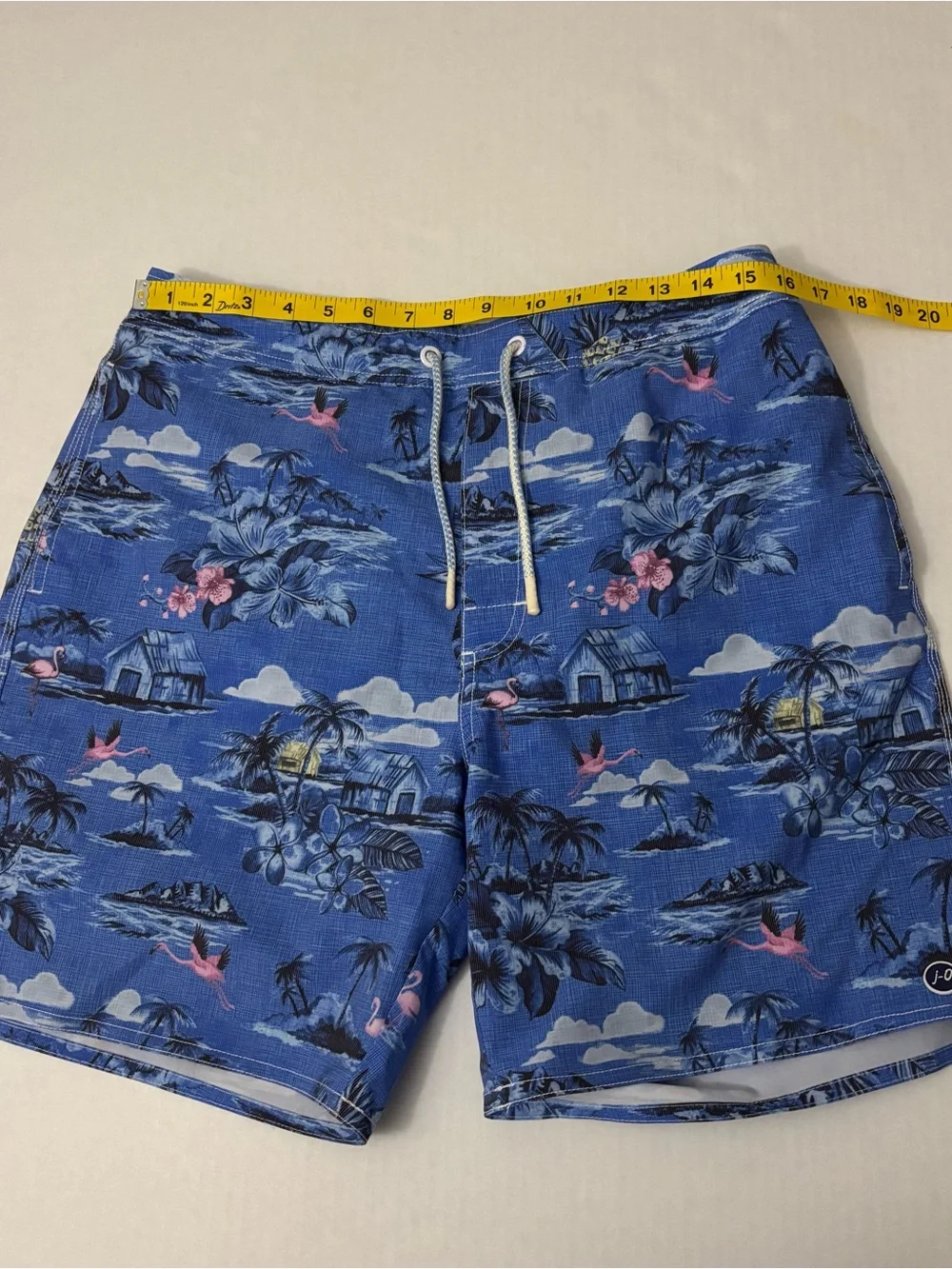 Johnnie-O Copacabana 7” Board Shorts Swim Trunks in  Size LARGE